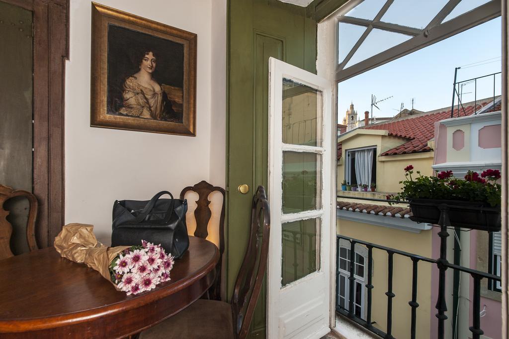 Alfama - St Estevao Viewpoint | Lisbon Cheese & Wine Apartments Room photo